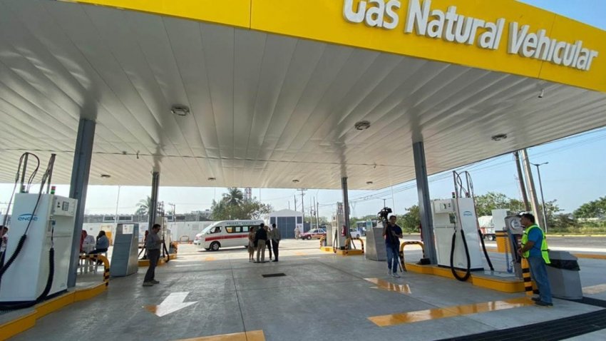 Firman convenio en apoyo al gas natural vehicular